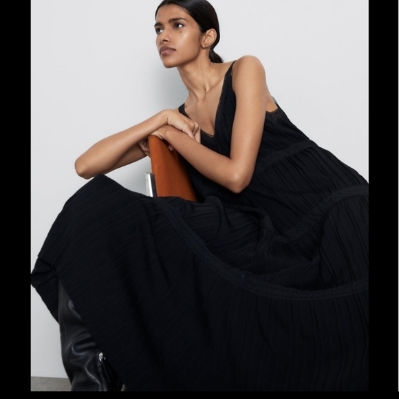 Zara oversized black lace detail maxi dress - Picture 2 of 6